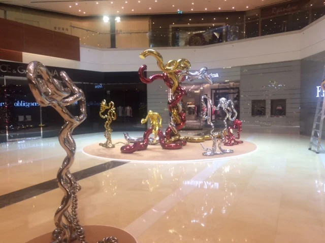 Gold leaves casting bronze monkey statue sculpture for Macao shopping mall
