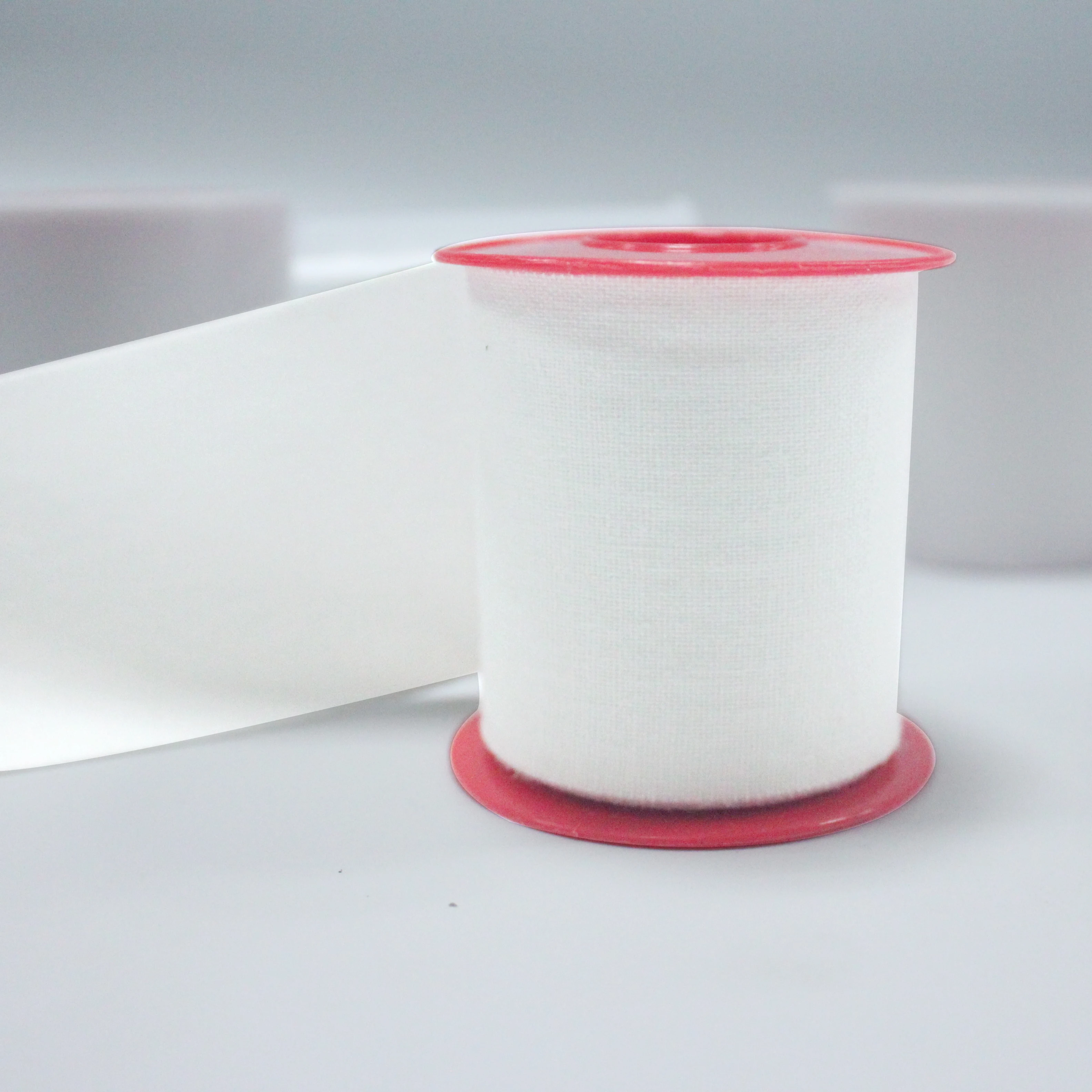 CE ISO 5cmX5m Manufactory of medical zinc oxide micropore tape adhesive plaster with plastic cover white color