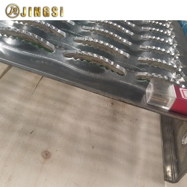 Aluminum Perforated Anti -Slip Diamond Safety Grip Strut Plank Grating.