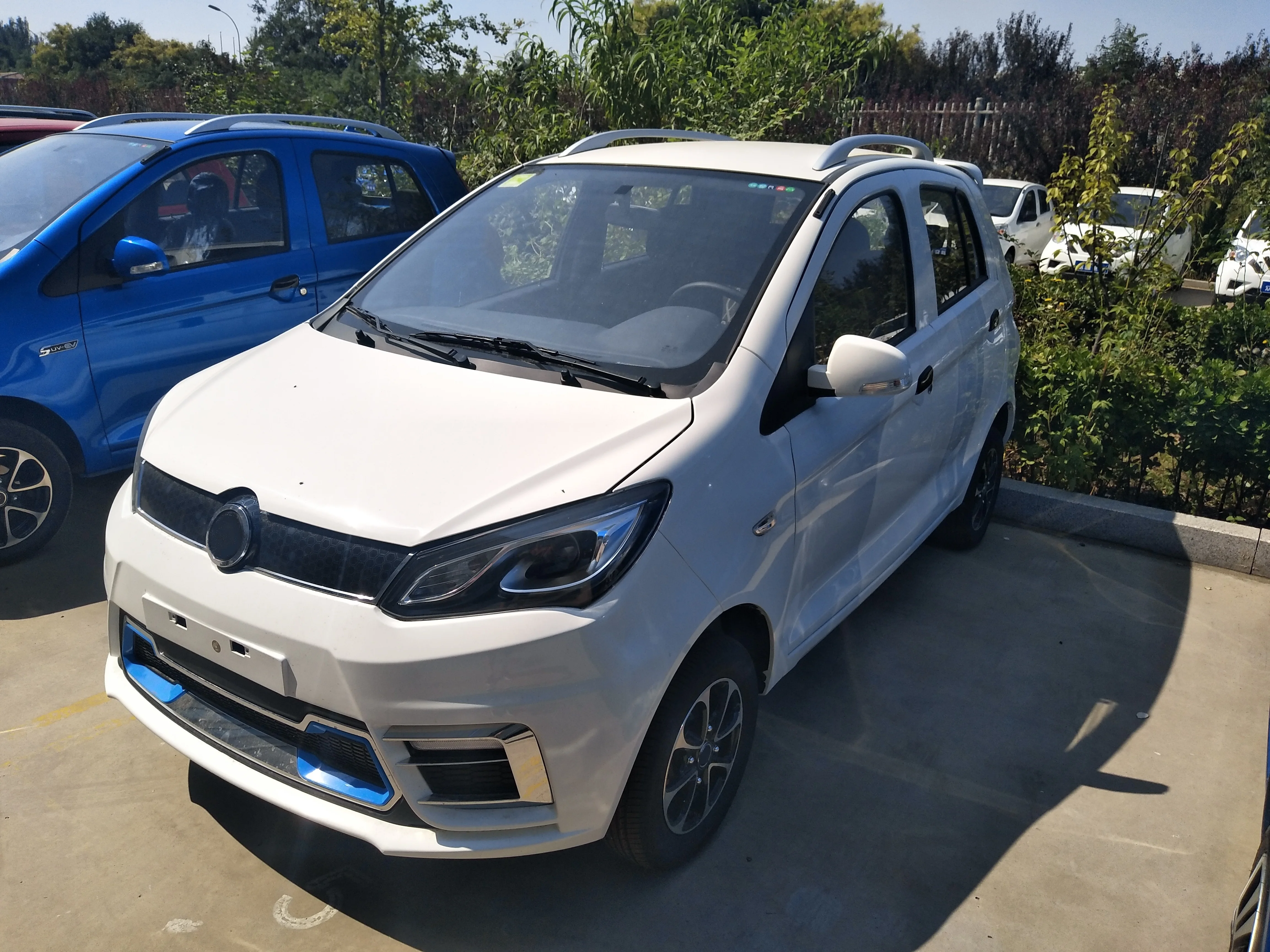 F1   Hot sale factory price 4 seat cheap electric cars left steering wheel right hand drive small electric cars suv jeep