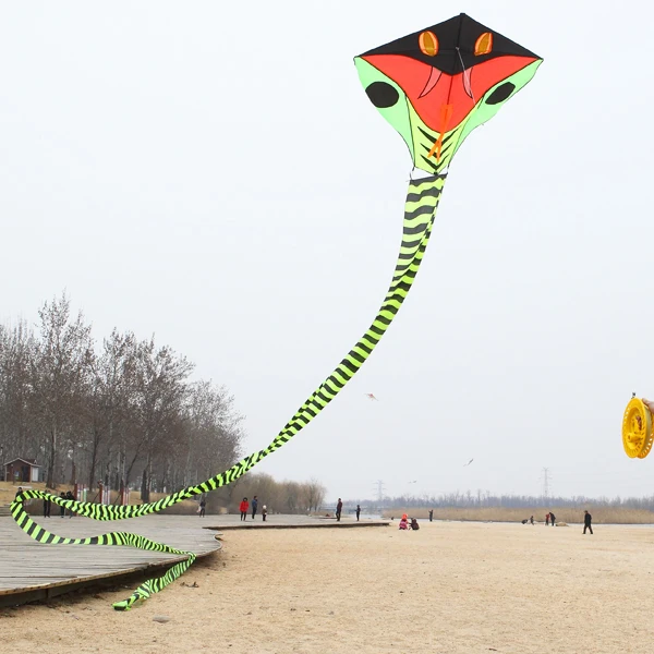 Large easy flying  snake kite chinese for sale