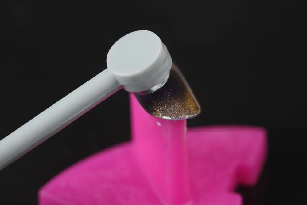 Private Label Double-end Magnet Stick for 3D UV Nail Cat Eye Gel Polish With Strong Effect for Nail Salon Manicure Decoration