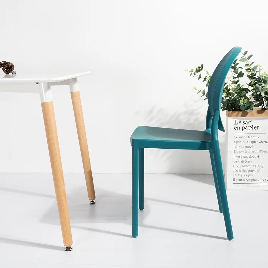 Современный внешний вид, оптовая продажа, полипропиленовый пластиковый дизайнерский обеденный стул без подлокотников