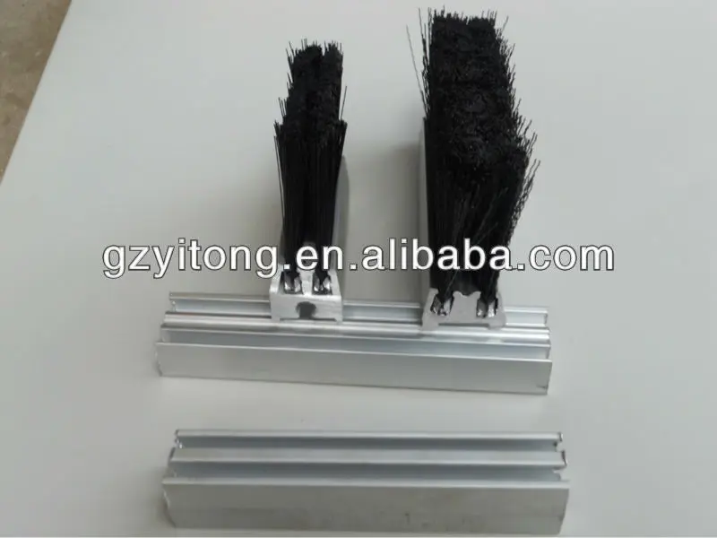 STRIP BRUSH