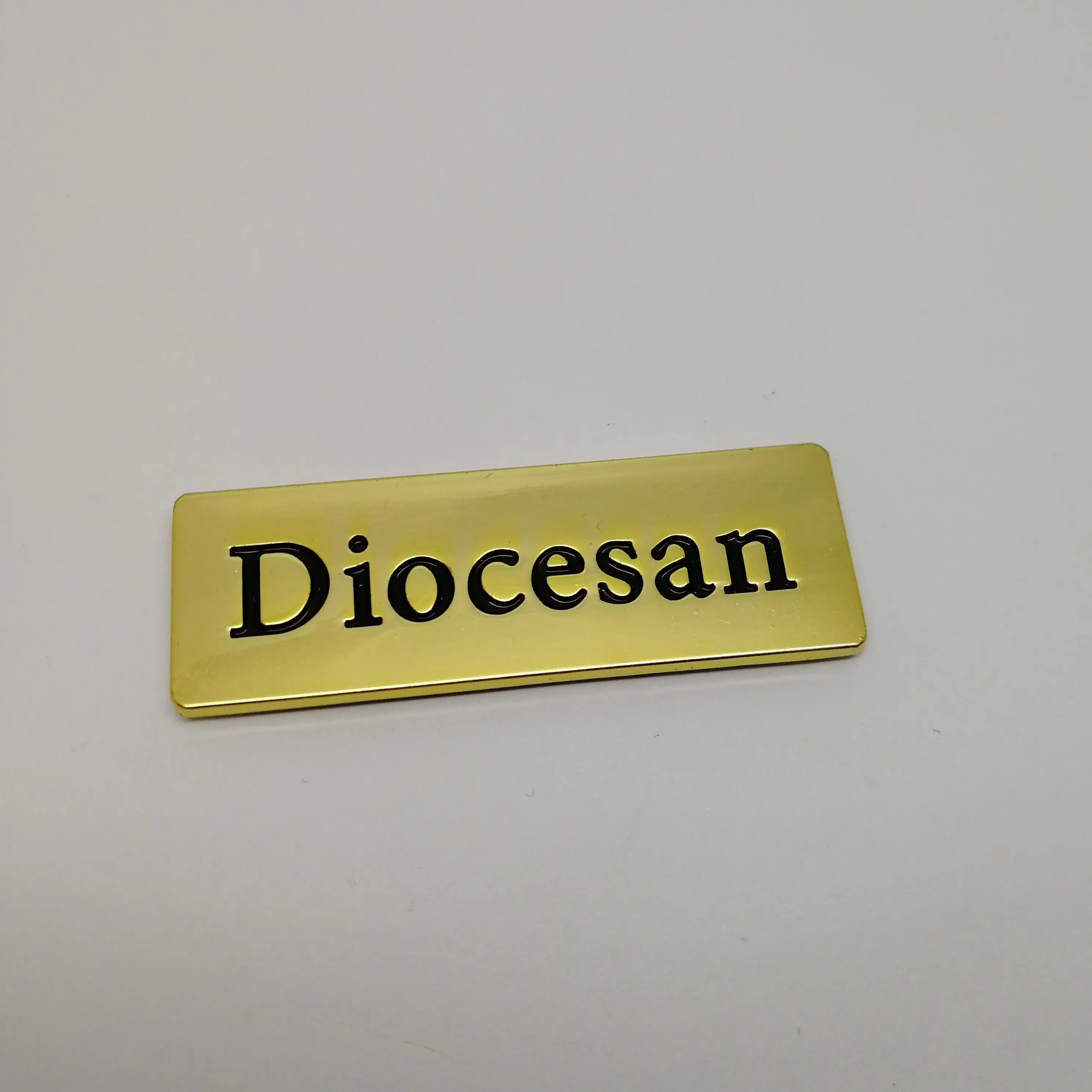 Professional Factory Free Design Logo Metal Hang Tag For Bags Made In China