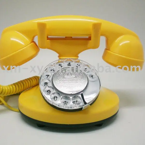 Старинный телефон с дисковым старинный набором номера большой кнопкой отель