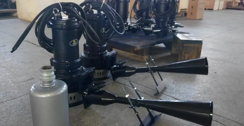 Submersible venturi jet aerator for water treatment