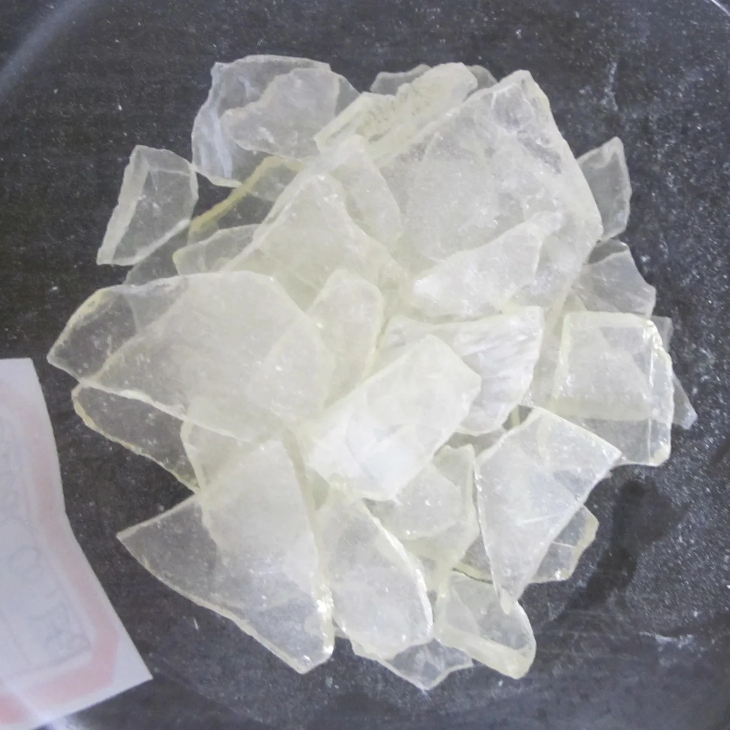 
2402 phenolic resin lump for terylene adhesive tape producing 