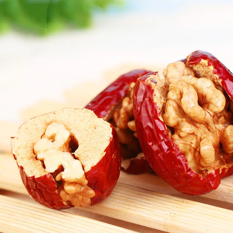 
Walnut halves in red dates Jujube snacks 
