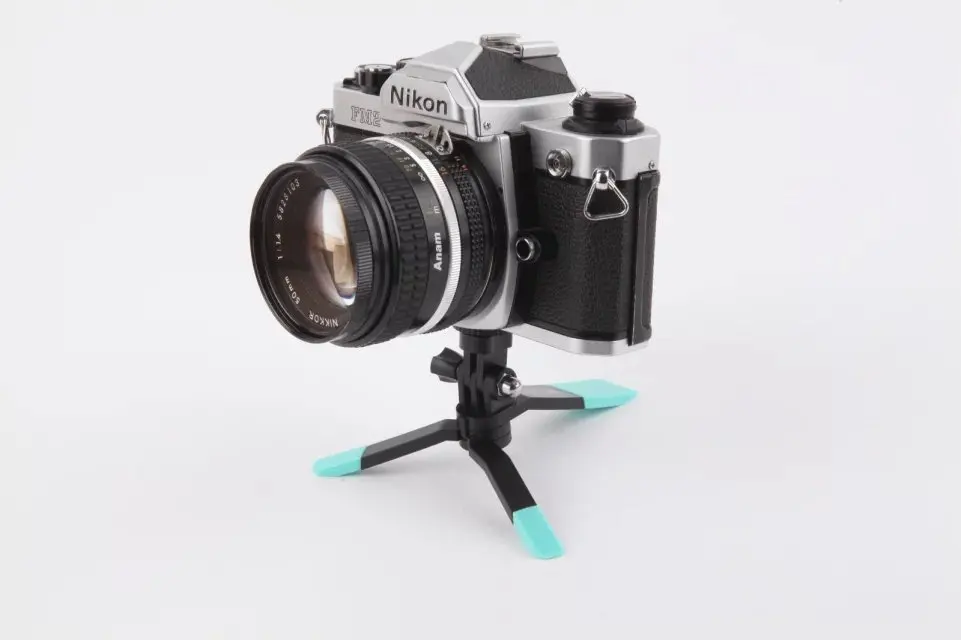 
Mini Tropod for Mobile phone Mini Tripod for Gospro Camera Selfie Mini Flexible Metal Tripod +Mobile Bracket Clip Stand 