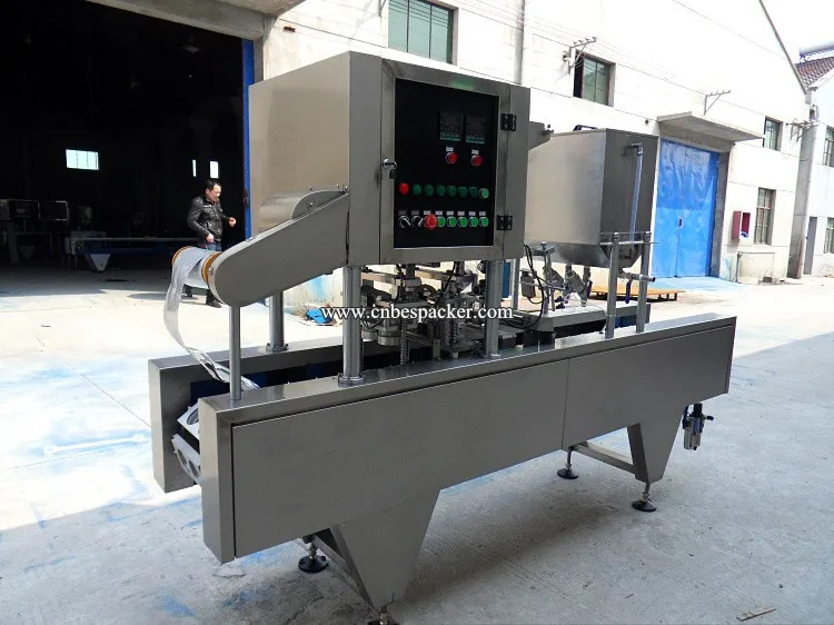 Automatic marmalade cup filling and sealing