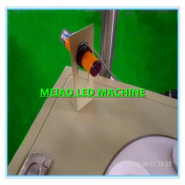 LED bulb making machine