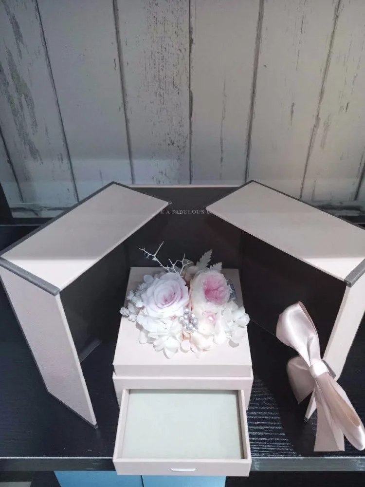 Ecuador preserved roses gift in double door flower box