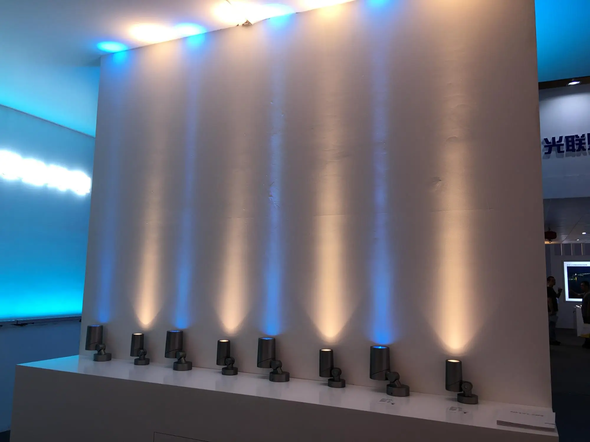 Outdoor aluminum IP66 waterproof RGBW led flood light