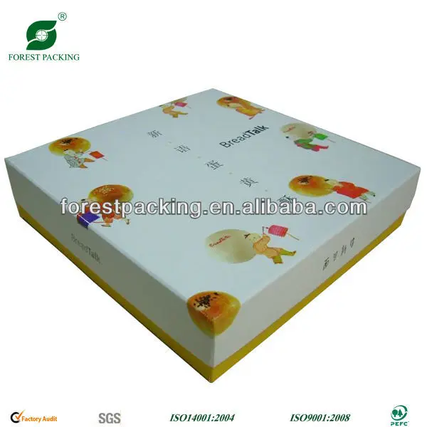 Белый картонный прямоугольник подарочной коробке