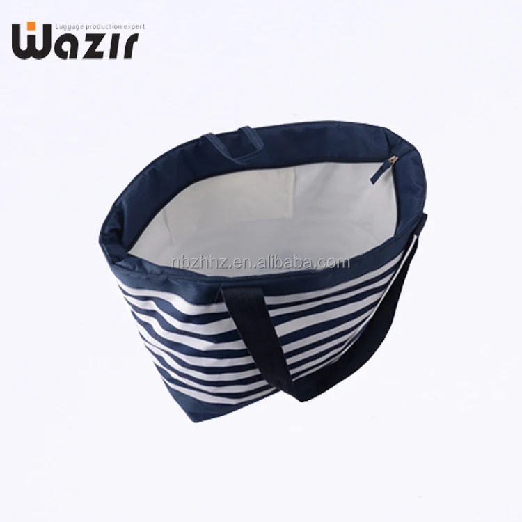 ND-7842   Woman shopping handbag with cooler bag