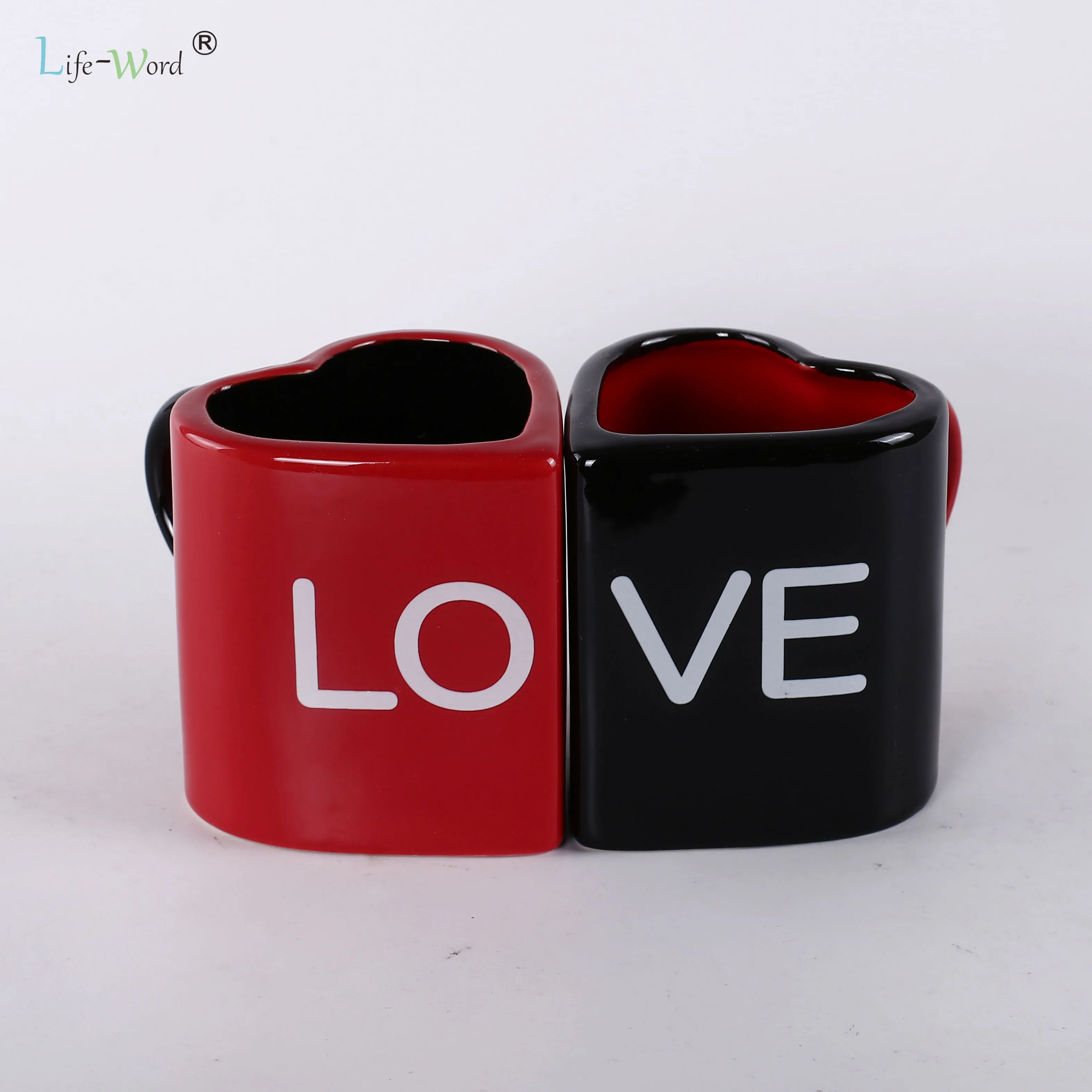 Подарок на день Святого Валентина оптовая продажа креативный Европейский логотип кофейная чашка в форме сердца Пара керамических кружек красном и черном цветах