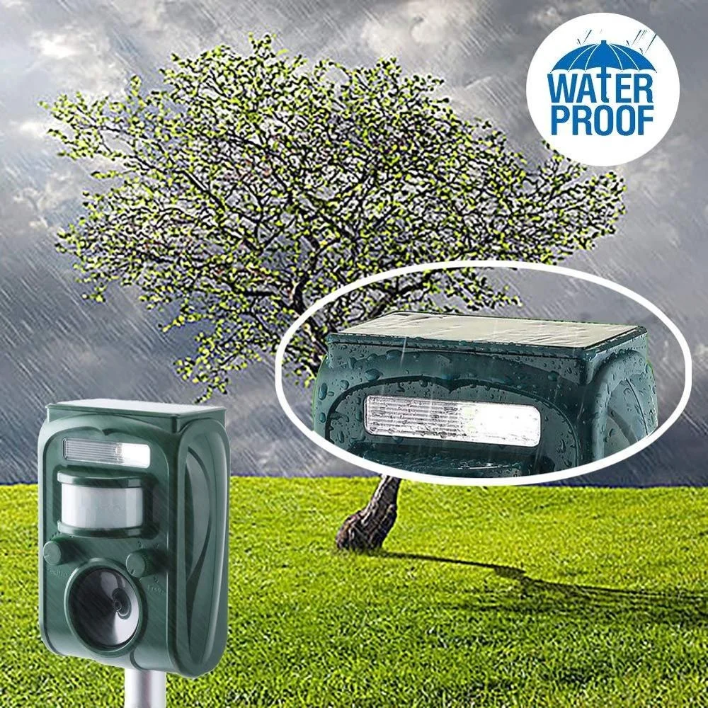 
hot sale PIR solar ultrasonic animal bird repeller with LED light 