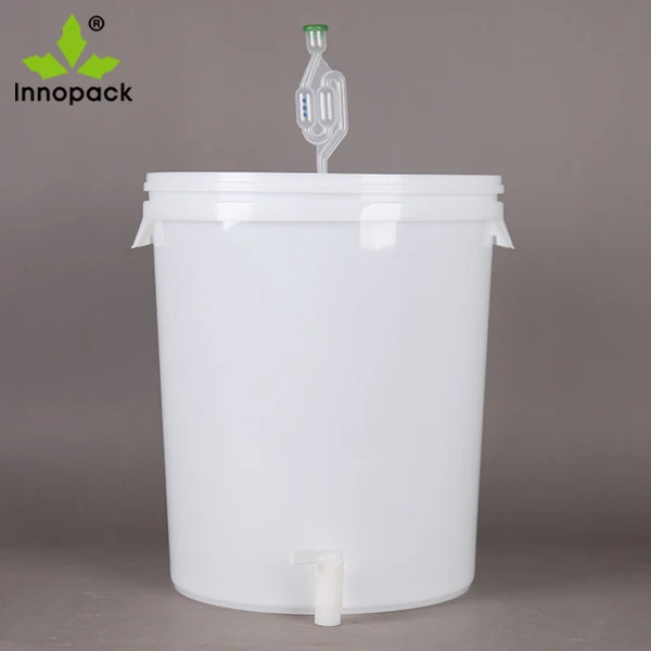 plastic 30L brewing fermentation bucket with tap and airlock