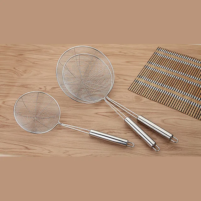 HOT 12-14-16-18-20CM full sizes 201 stainless steel double layer cheap wire net kitchen ramen noodle strainer with wood handle