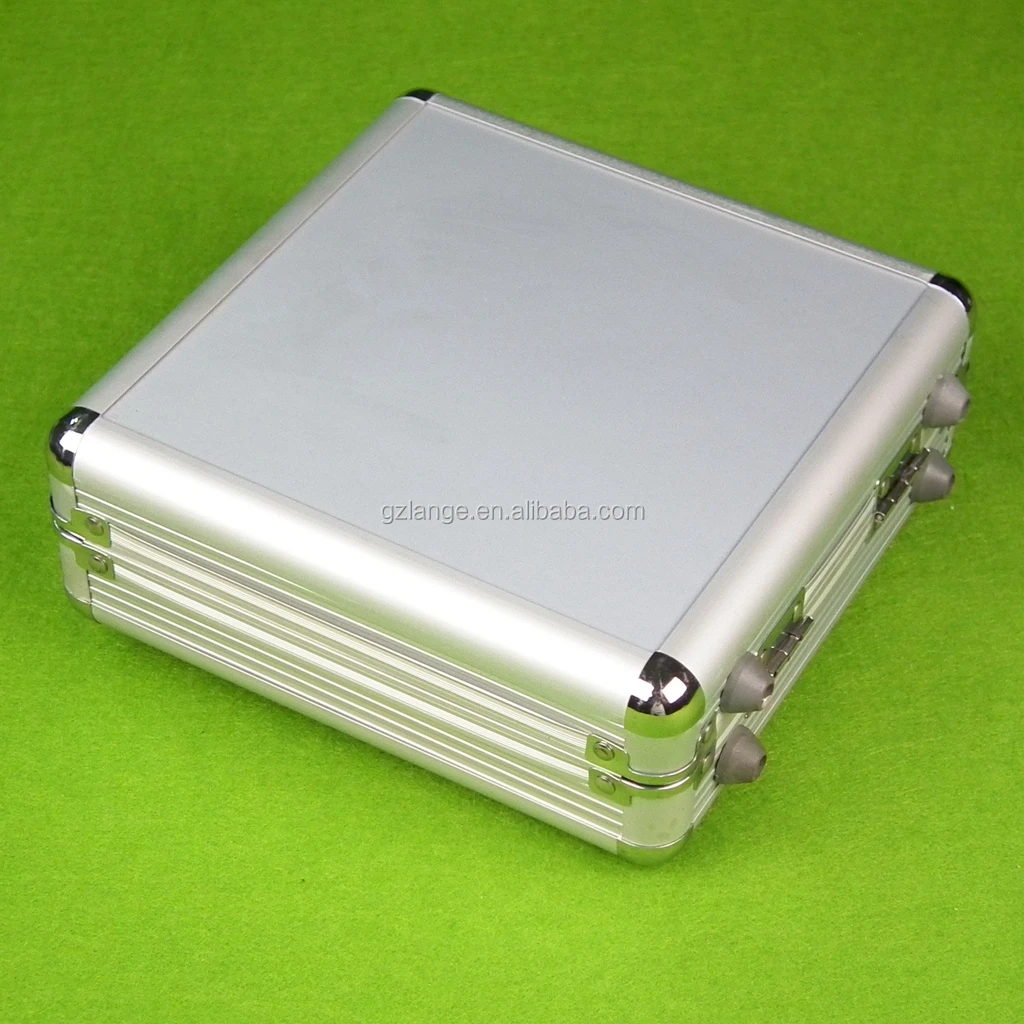 Deluxe 100PCS Clay Poker Chips Casino Poker Chip Set with Dealer Button And Dice