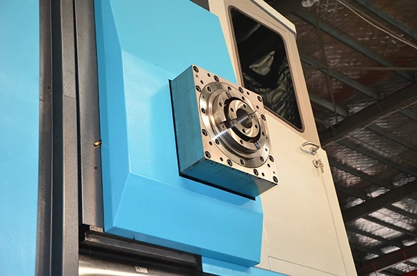 Фрезерно-расточной станок с ЧПУ типа CNC / Расточный станок с чпу