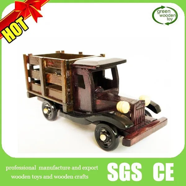 Старинный деревянный автомобиль, деревянный грузовик ручной работы, деревянный грузовик ручной работы