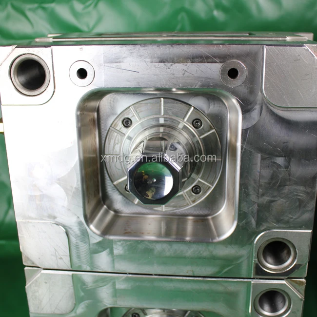 6 cavities Needle-Valve hot runner disposable cup injection mold