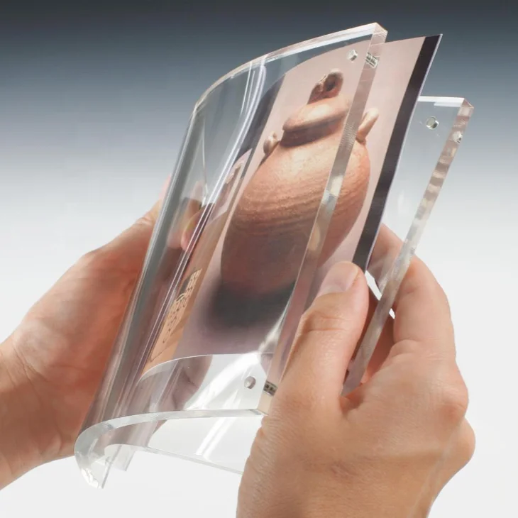 
7 x 5 Clear Curved Acrylic Magnetic PhotoFrame /Picture Frame 