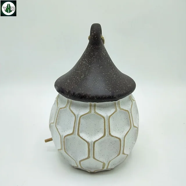 Honeycomb porcelain clay birdhouse