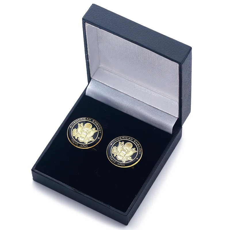 Чехол с изображением рубашки из розового золота с черной эмалью и логотипом под заказ