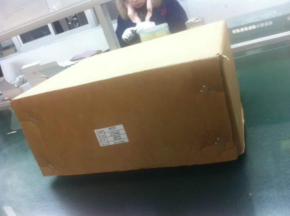 Продам мощный неодимовый магнит Ndfeb N35 N42, сцепление ~110кг.