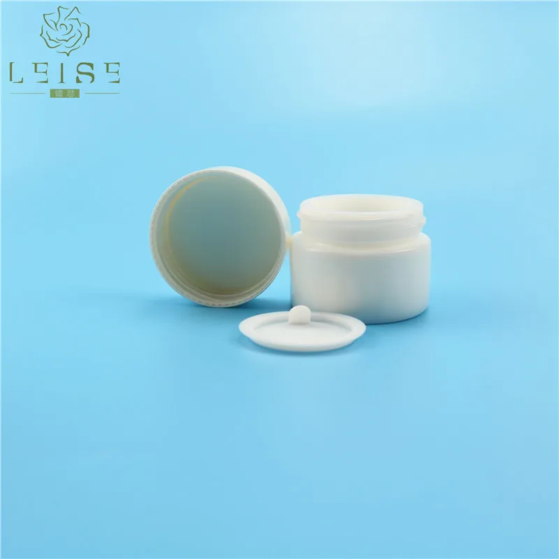 White porcelain cosmetic body butter glass jar for container Primary cosmetic jar packaging ceramic jar cosmetics for container