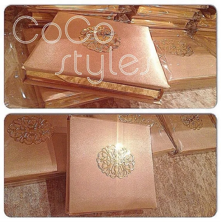 Cocostyles customized fancy gold mirror acrylic wedding invitation card boxed with metal decorate for graceful wedding
