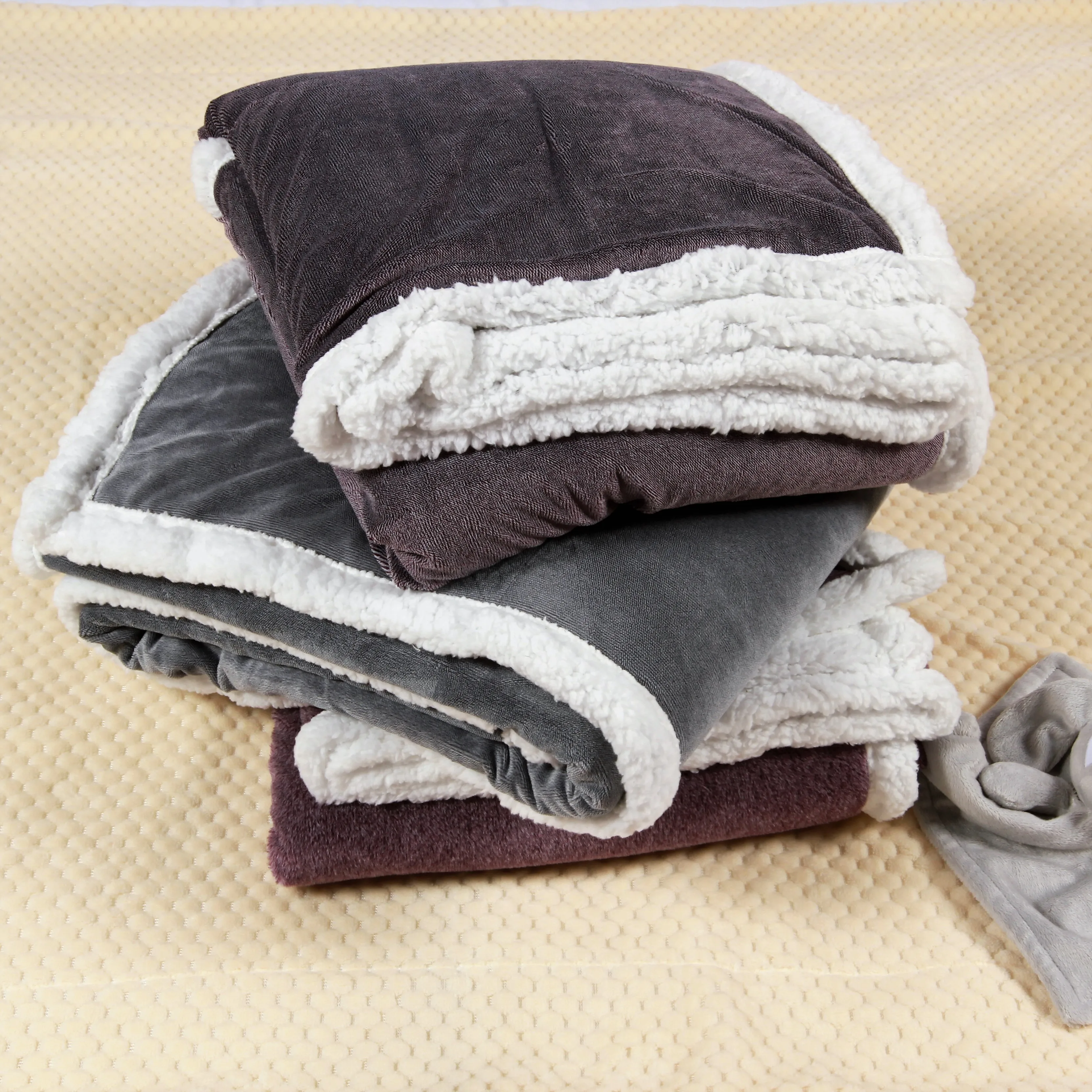 
Wholesale double layer plush polyester fleece throw flannel coral sherpa fleece blanket 