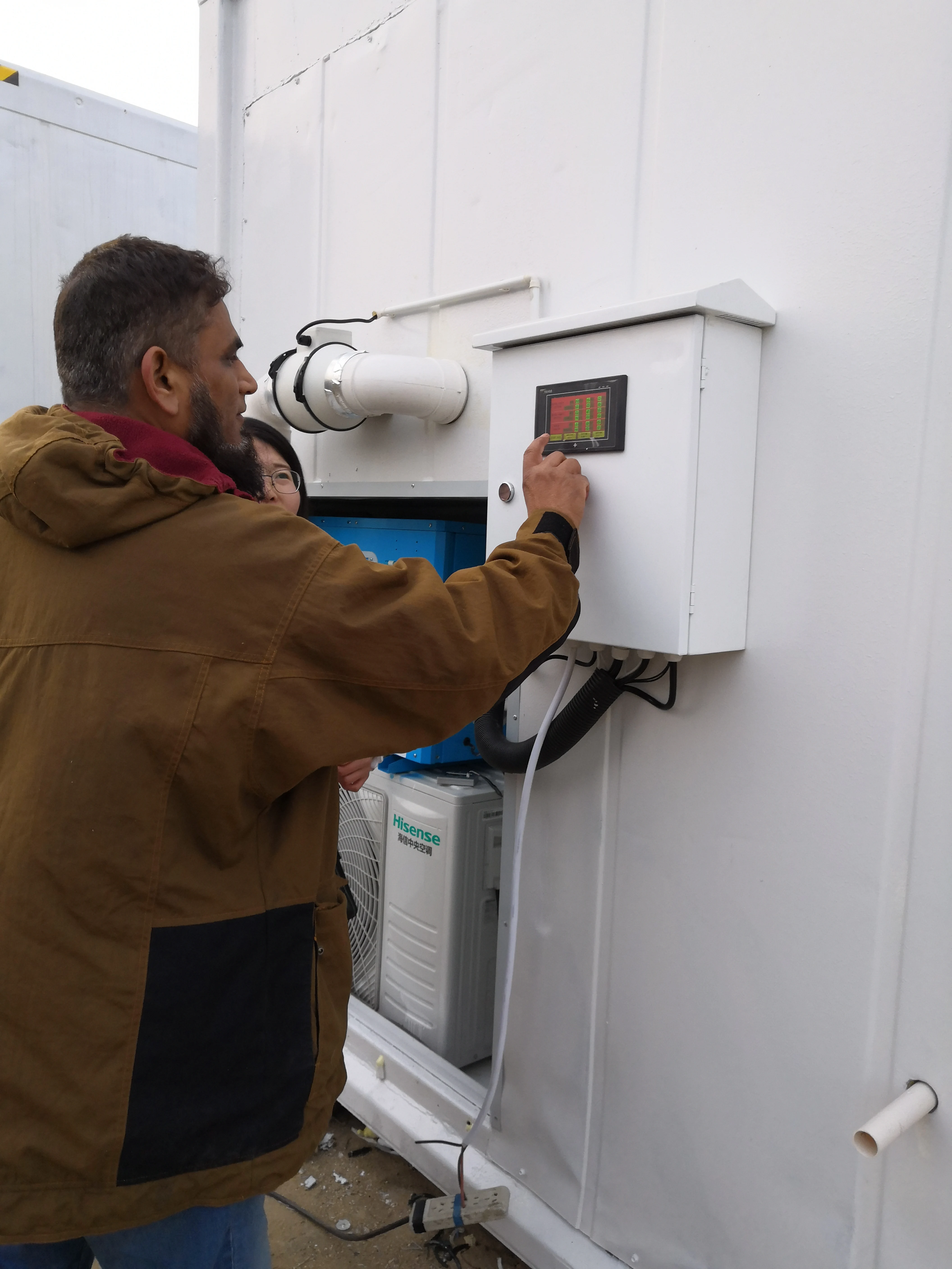 Container Type Hydroponic Green Fodder Sprouting Machine System For Australia Farm: