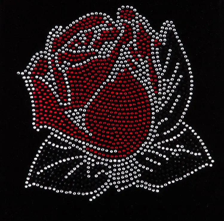 Различные типы цветочных горловин со стразами