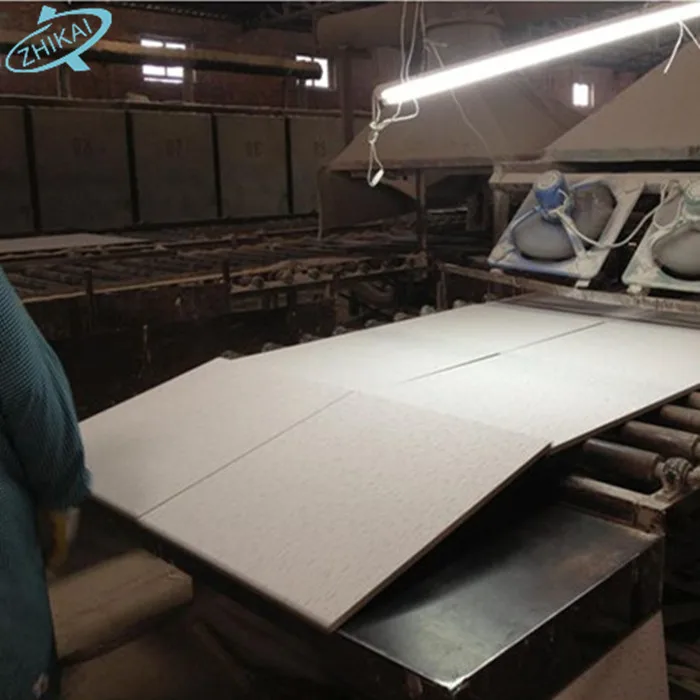 Suspended Mineral ceiling board and ceiling grids/ Acoustic cheap ceiling tiles 2x4