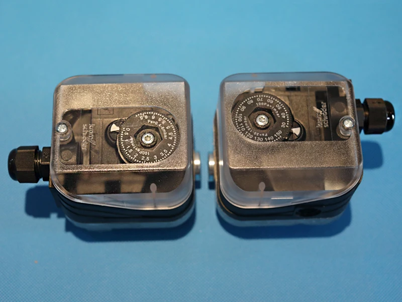 
Gas air pressure switch for detecting pressure 