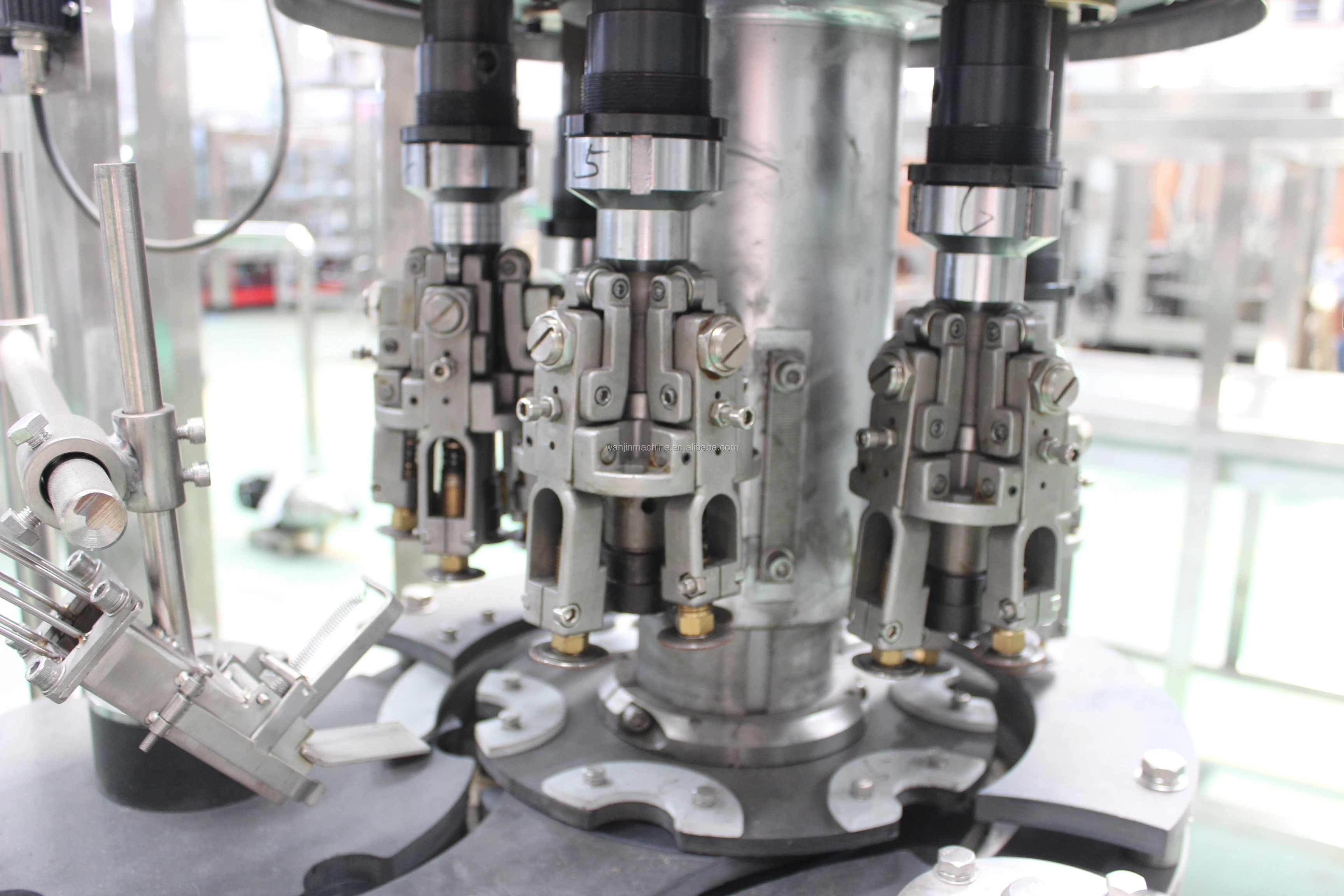 aluminum beverage can making machine