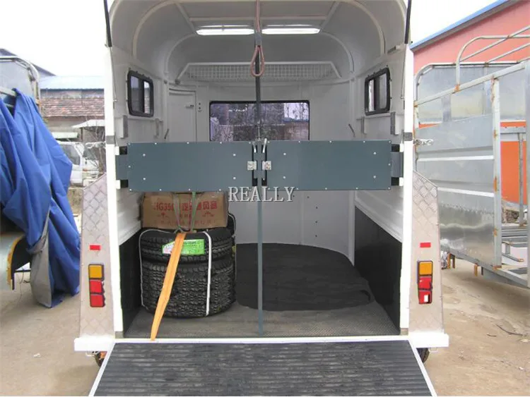 Australia 2 Horse Straight Load Carriage Trailer Deluxe Model with Living Quarters