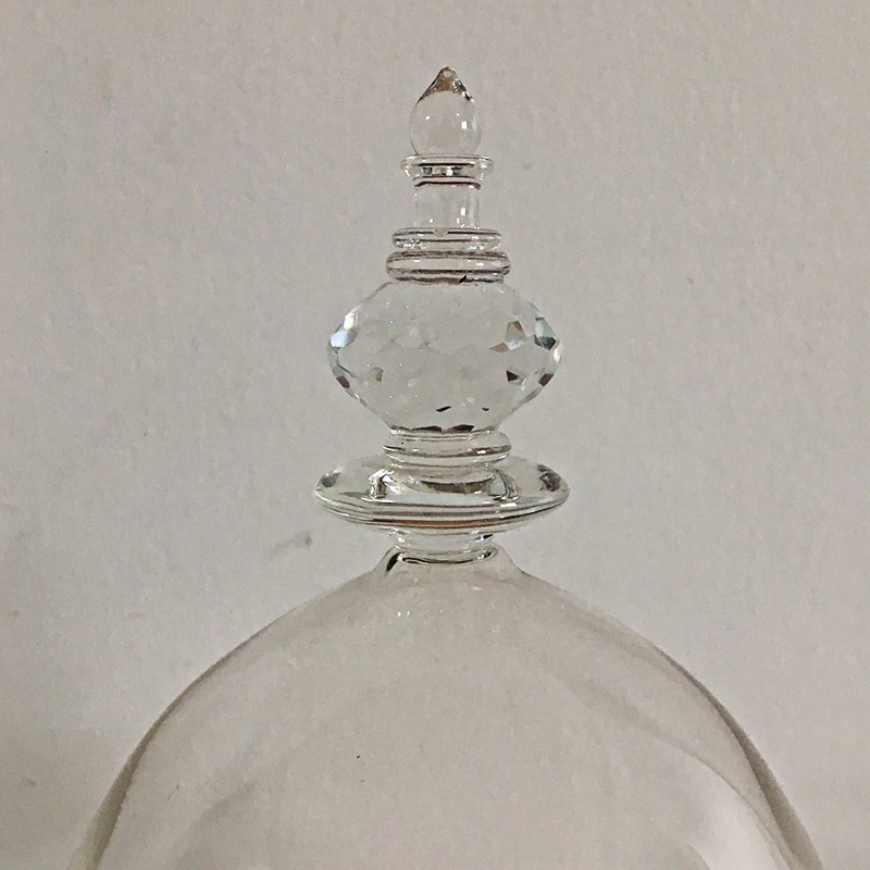 Стеклянный купол Красавица и чудовище с внутренним светом с деревянной основой