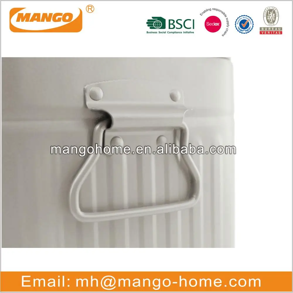 Square Ribs Pattern Step Galvanized Steel Metal Trash Can