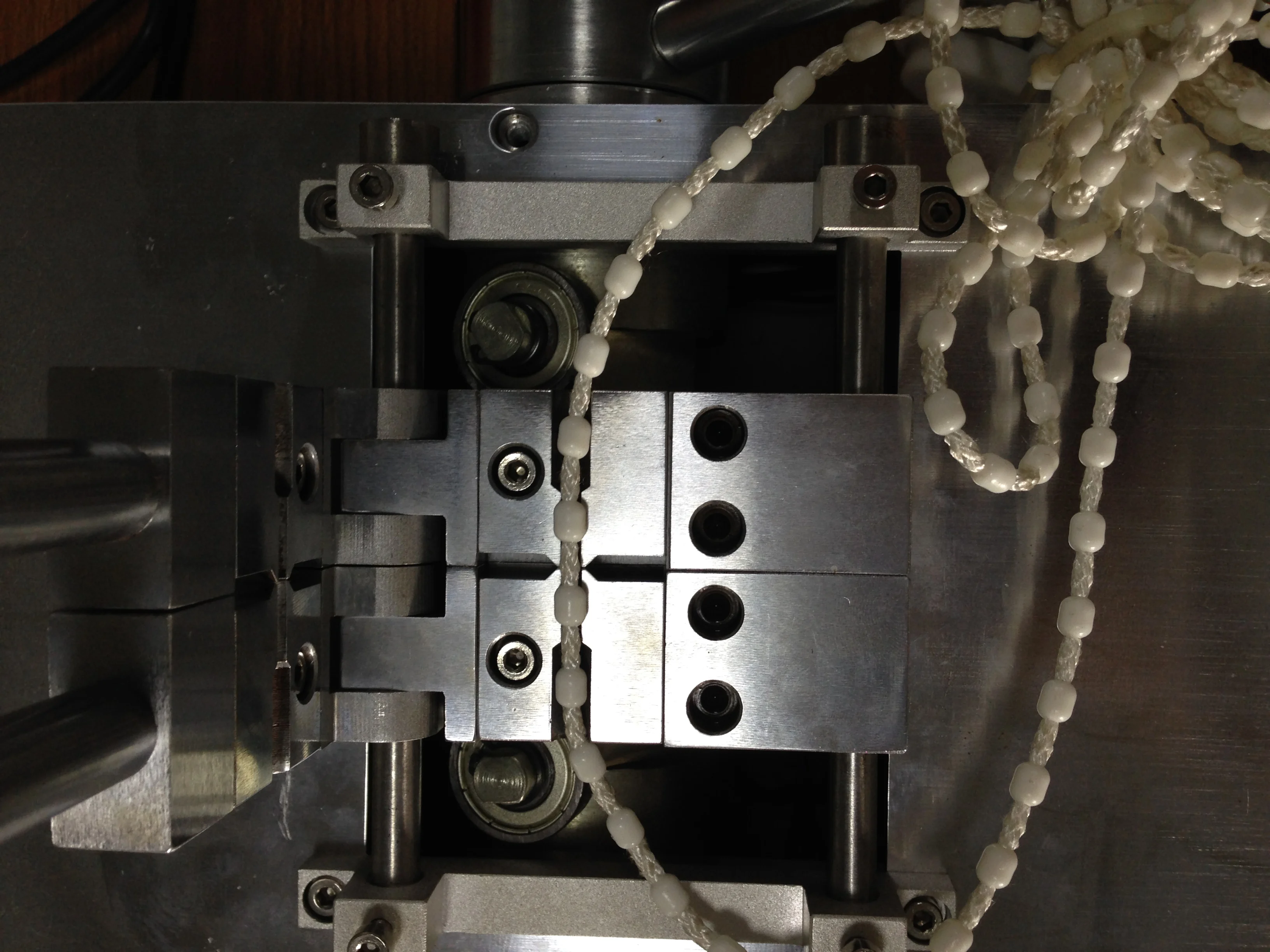 
Plastic Ball Chain cut and welding machine 