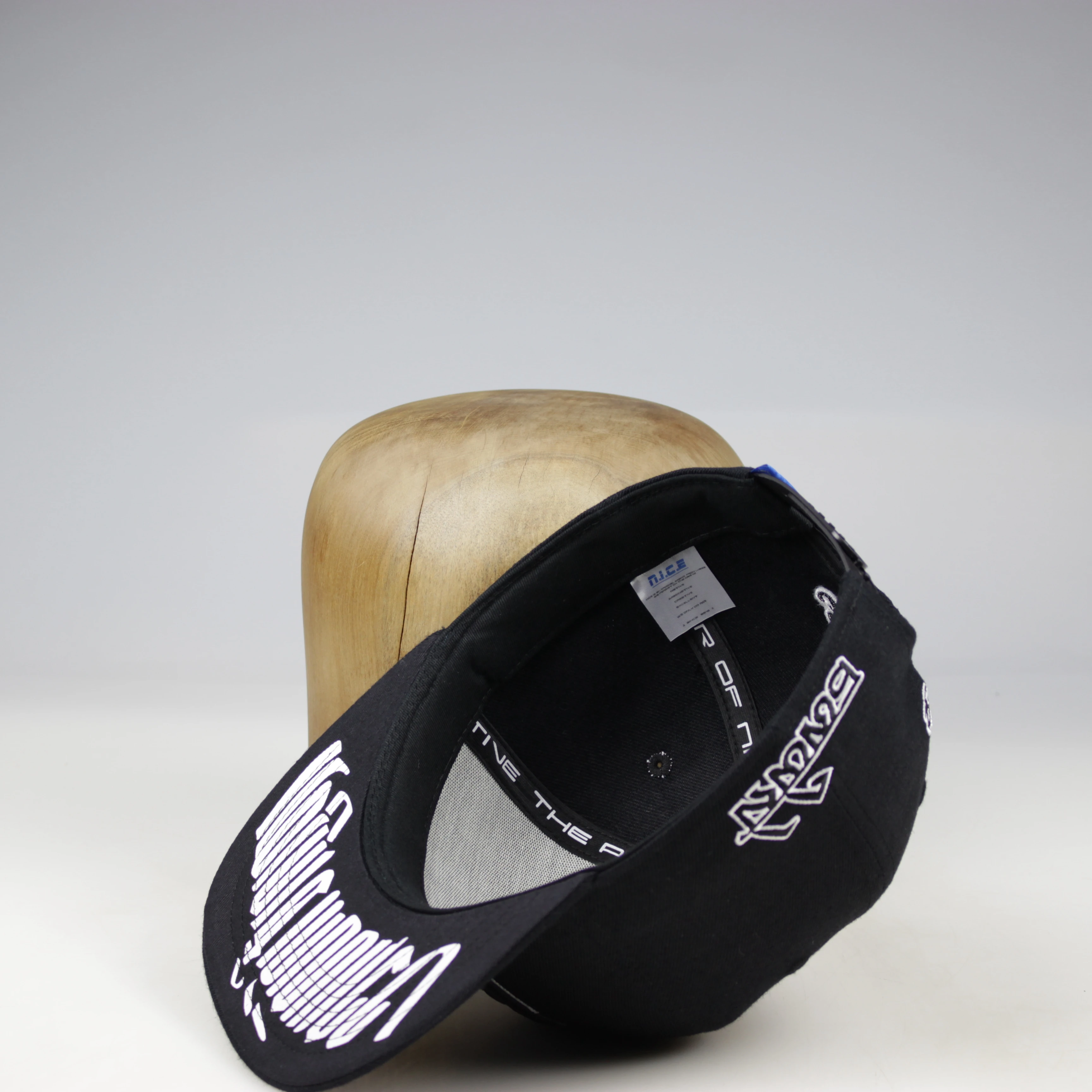 Customize Snap back Embroidered Snapback Hats with Printed Visor