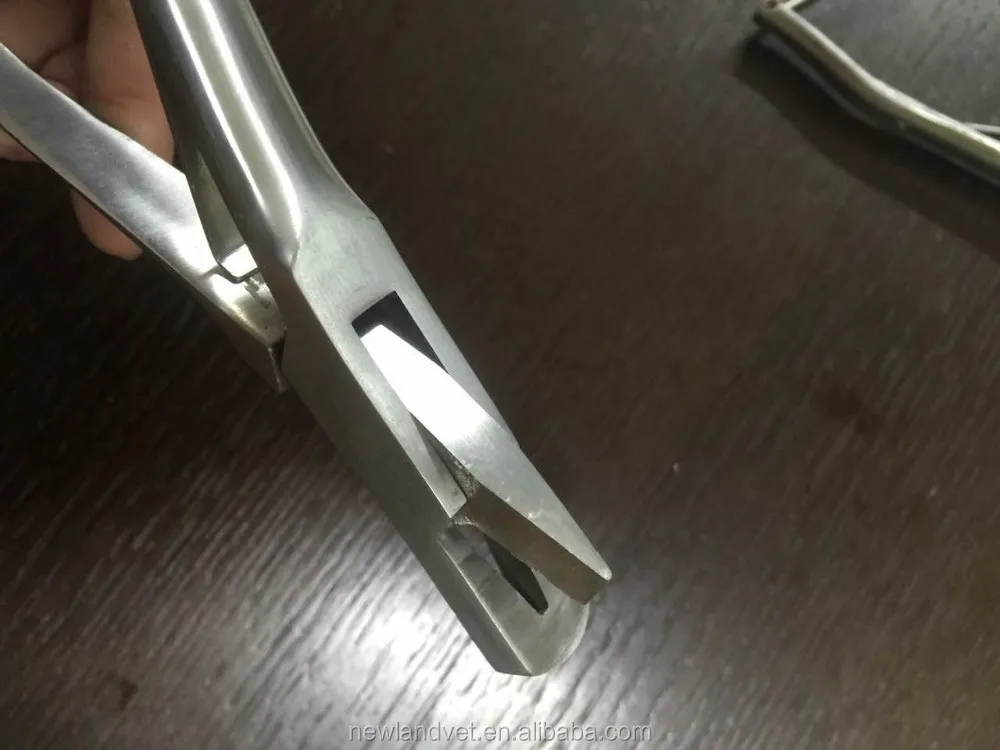 High Quality U and V type Veterinary Instruments Cattle/cow/rabbit Marking Ear Notcher