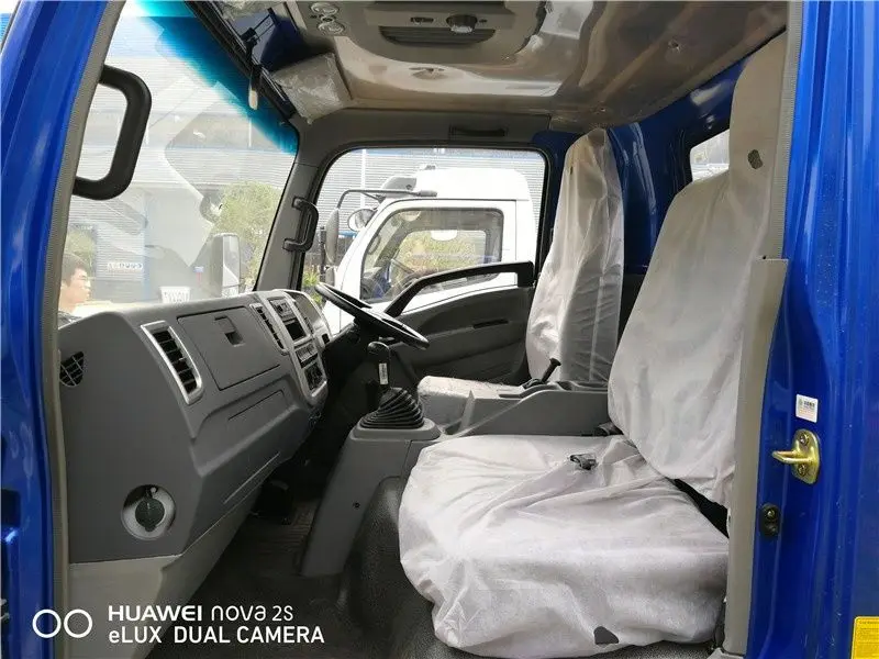 sinotruk howo 4x2 light mini oil tank truck 1-6cbm  6000Liter fuel tanker truck for sale