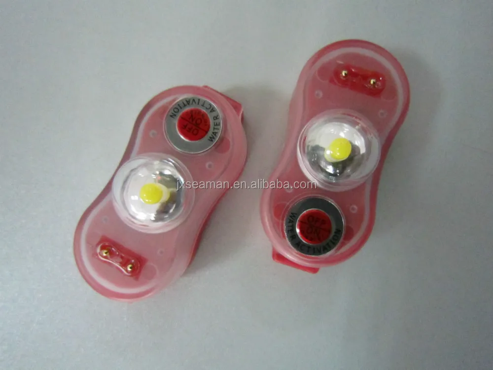 Светлый спасательный жилет для моря