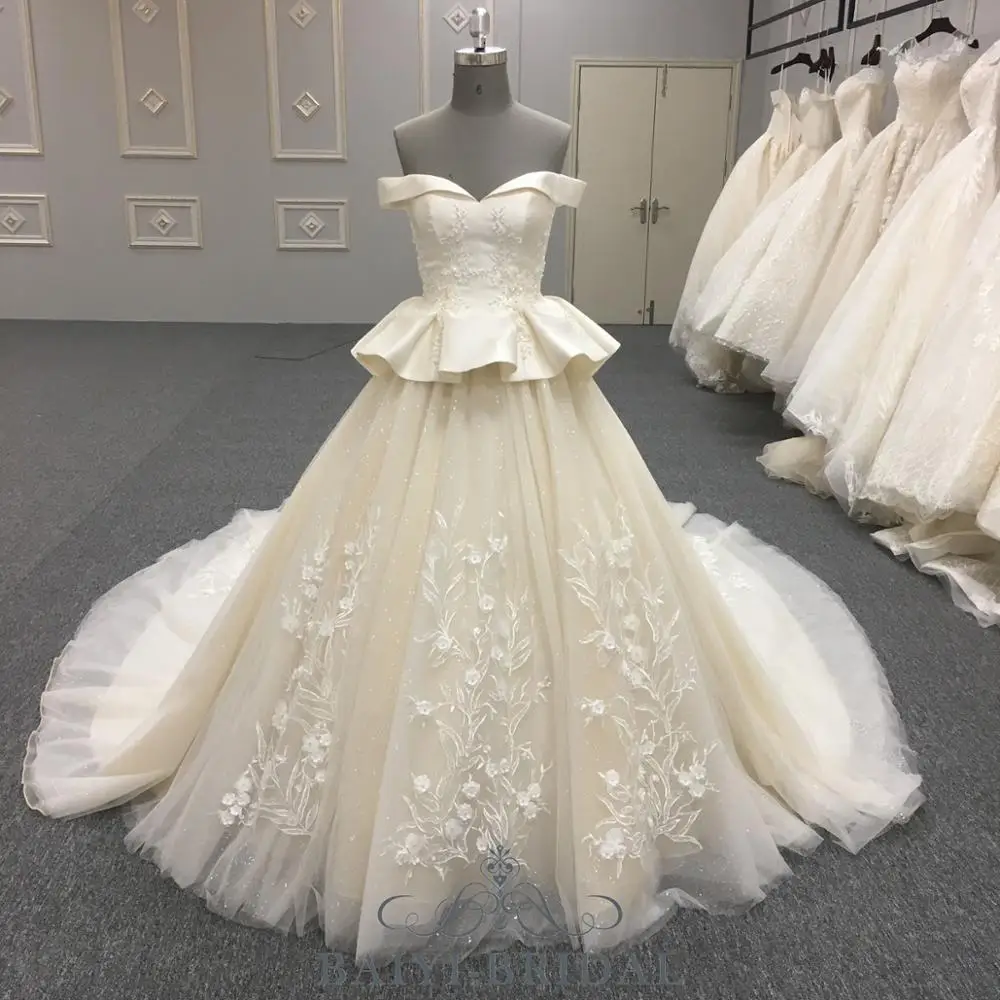 champagne off shoulder wedding party dress off custom size two layers skirt big wedding dress with long train from China