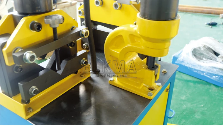 BLKMA hot sale Easy operated portable hydraulic electric angle steel cutting and hole punching machine